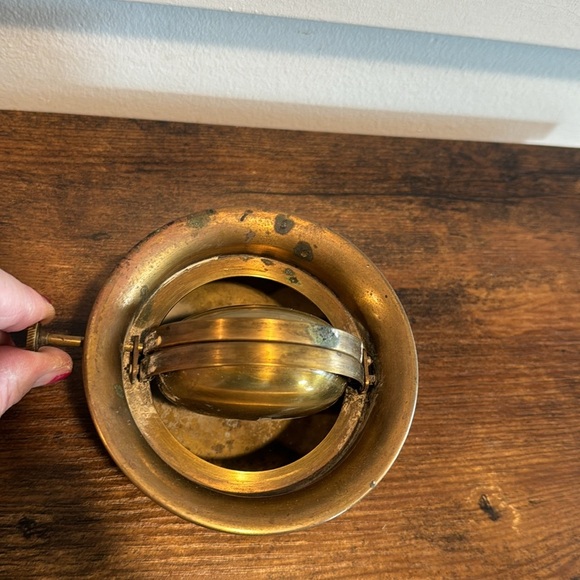 Vintage brass ash tray - Picture 6 of 9